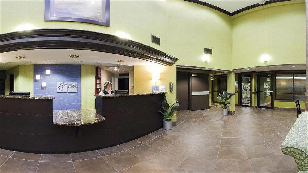 Holiday Inn Express Hotel & Suites Madison By Ihg Extérieur photo