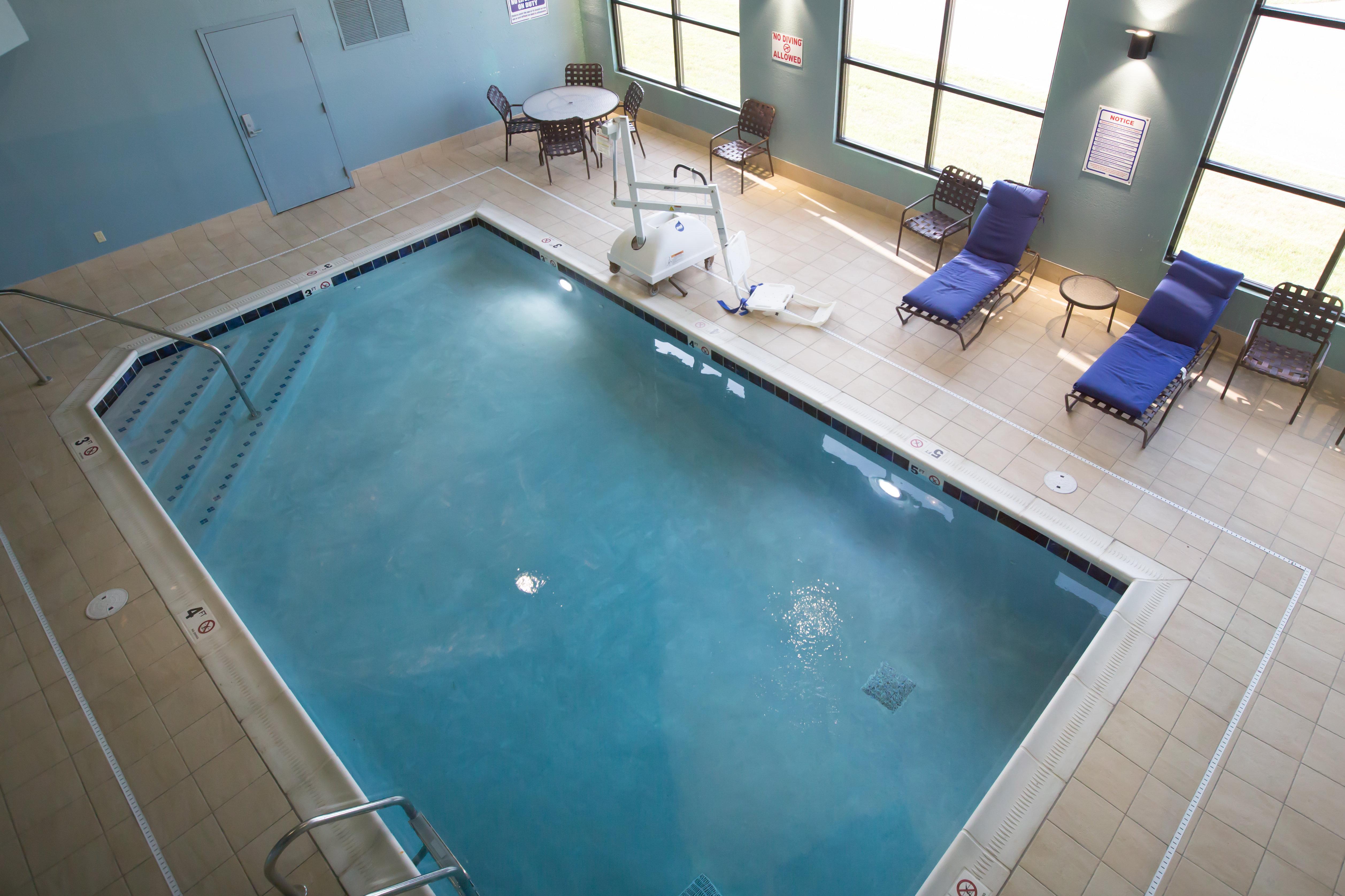 Holiday Inn Express Hotel & Suites Madison By Ihg Extérieur photo