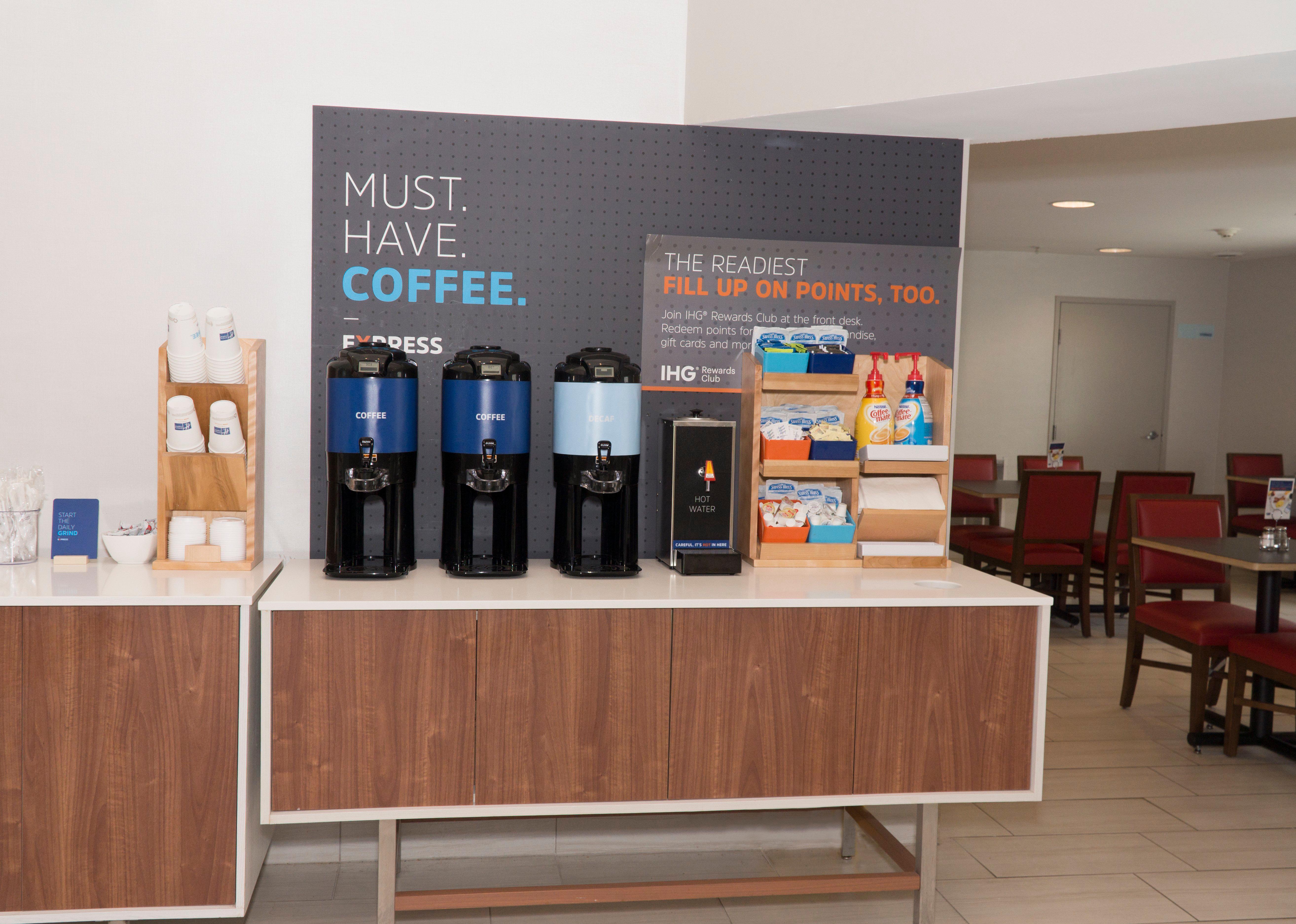 Holiday Inn Express Hotel & Suites Madison By Ihg Extérieur photo