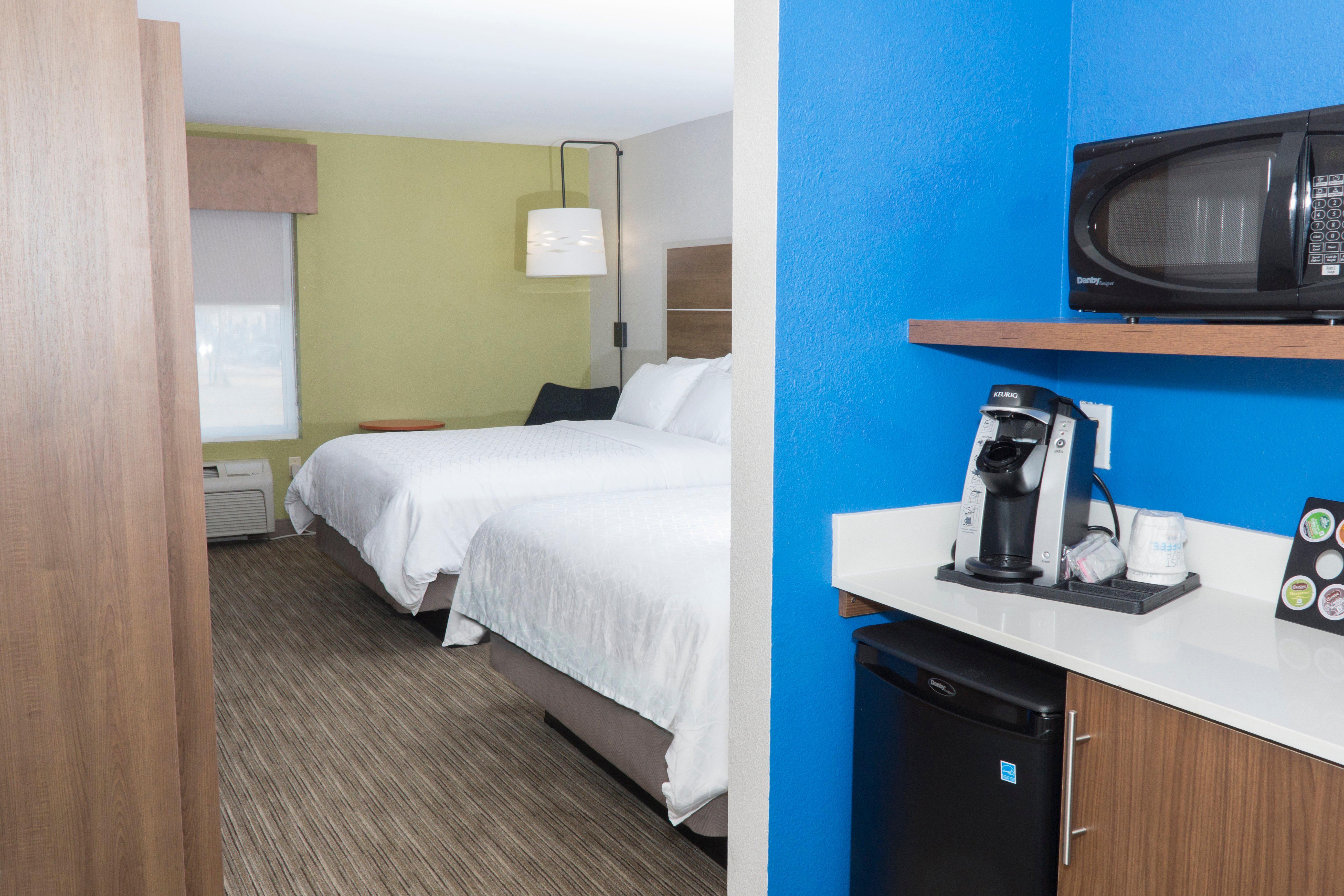 Holiday Inn Express Hotel & Suites Madison By Ihg Extérieur photo