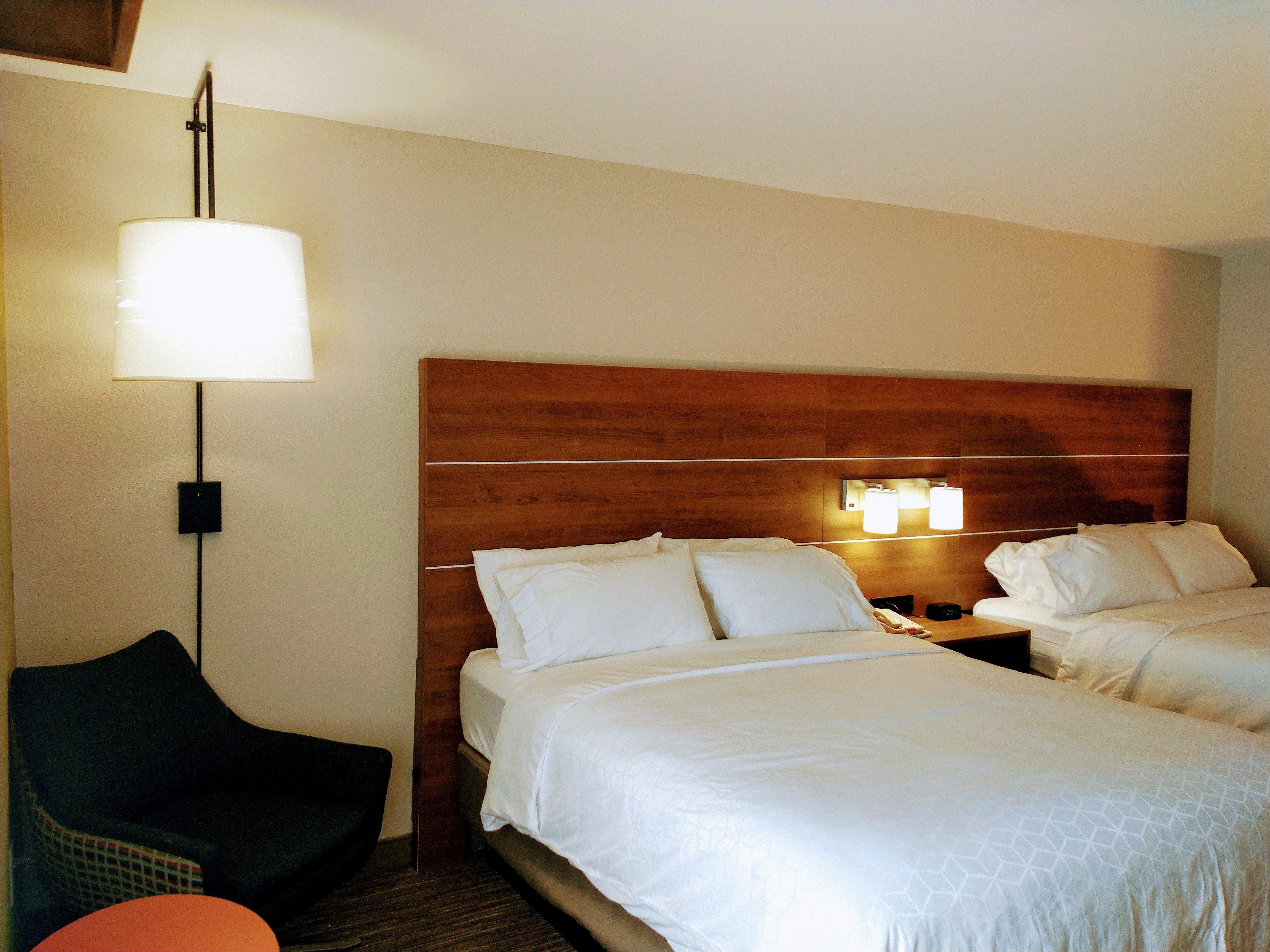 Holiday Inn Express Hotel & Suites Madison By Ihg Extérieur photo
