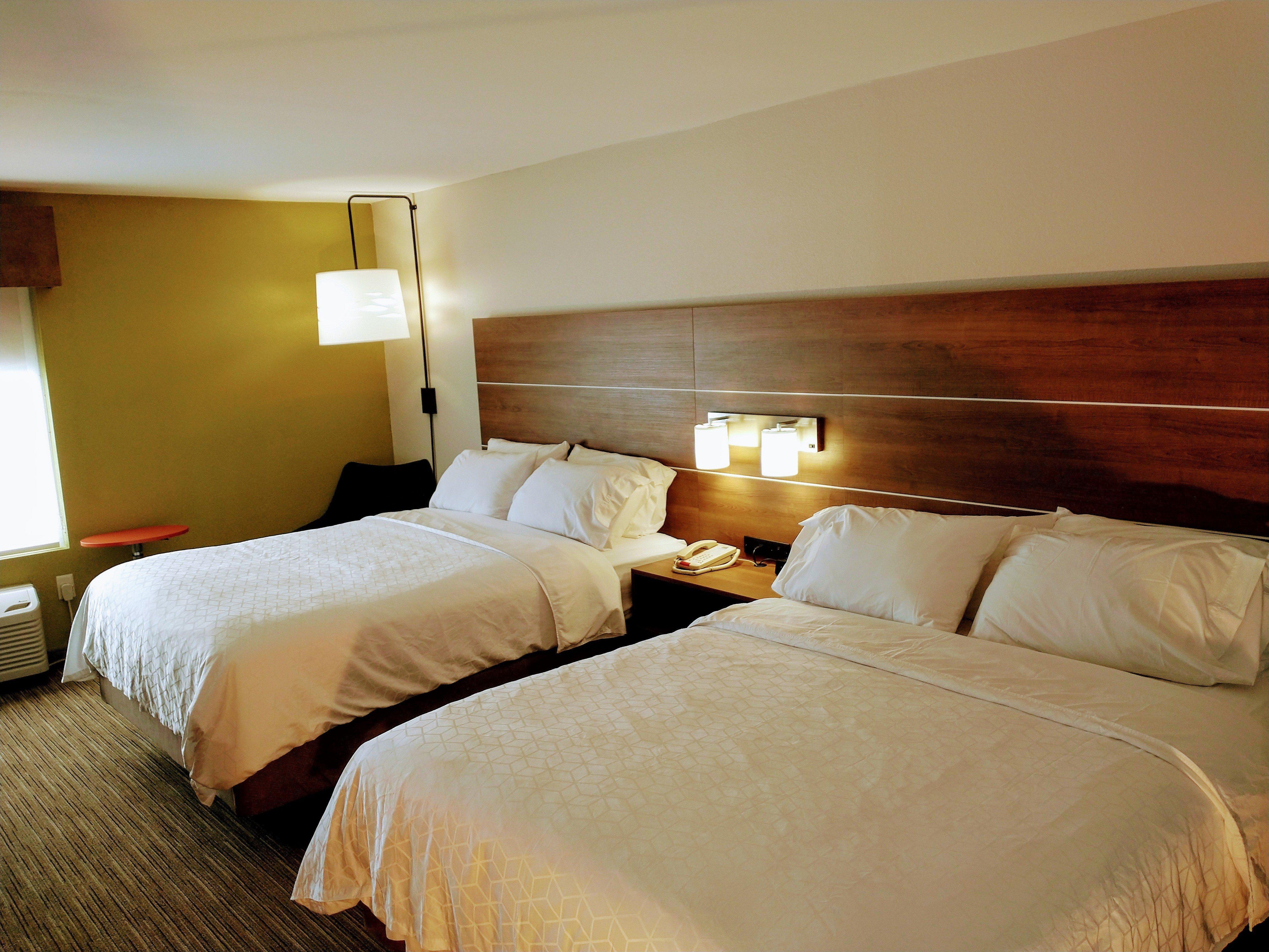 Holiday Inn Express Hotel & Suites Madison By Ihg Extérieur photo