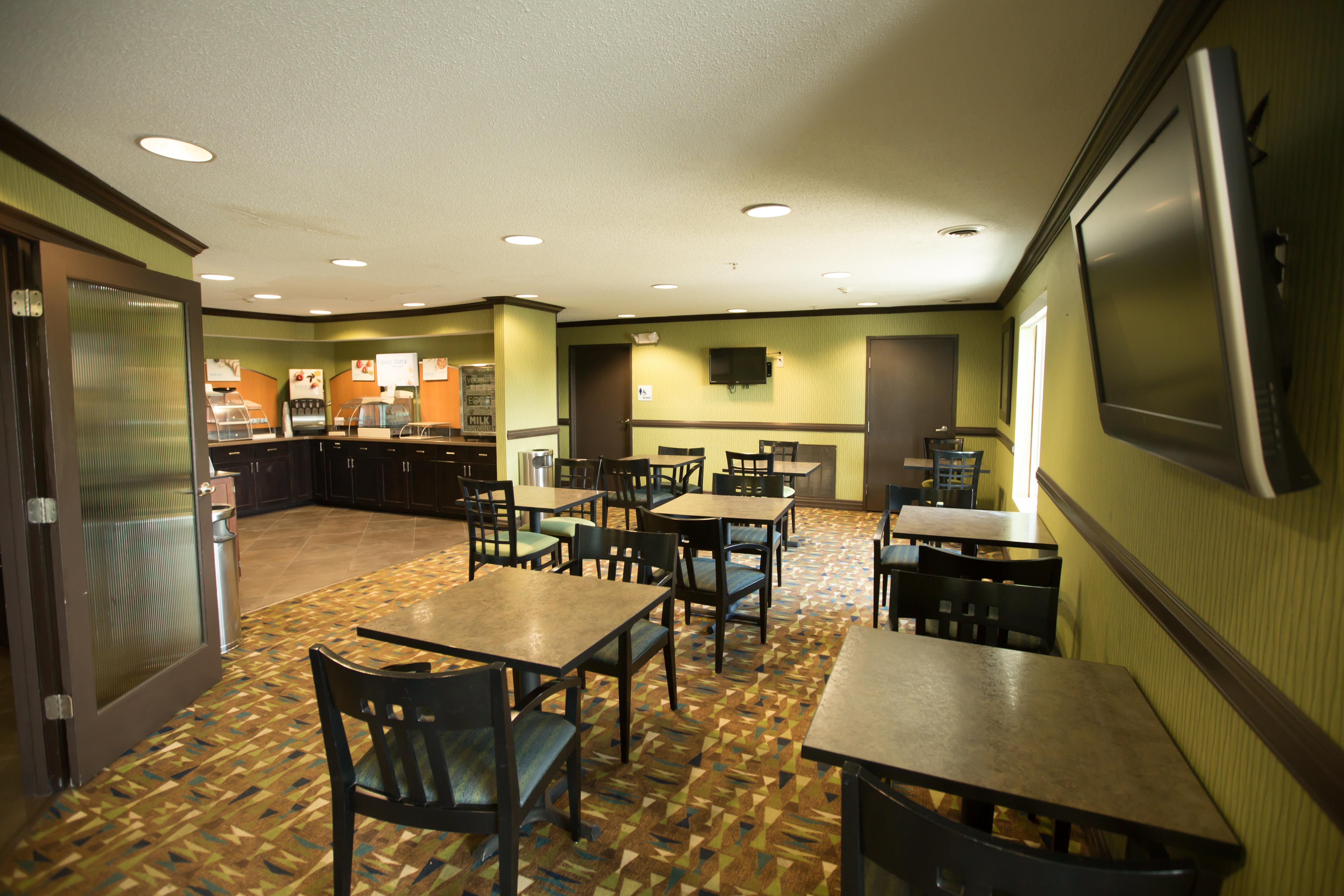 Holiday Inn Express Hotel & Suites Madison By Ihg Extérieur photo