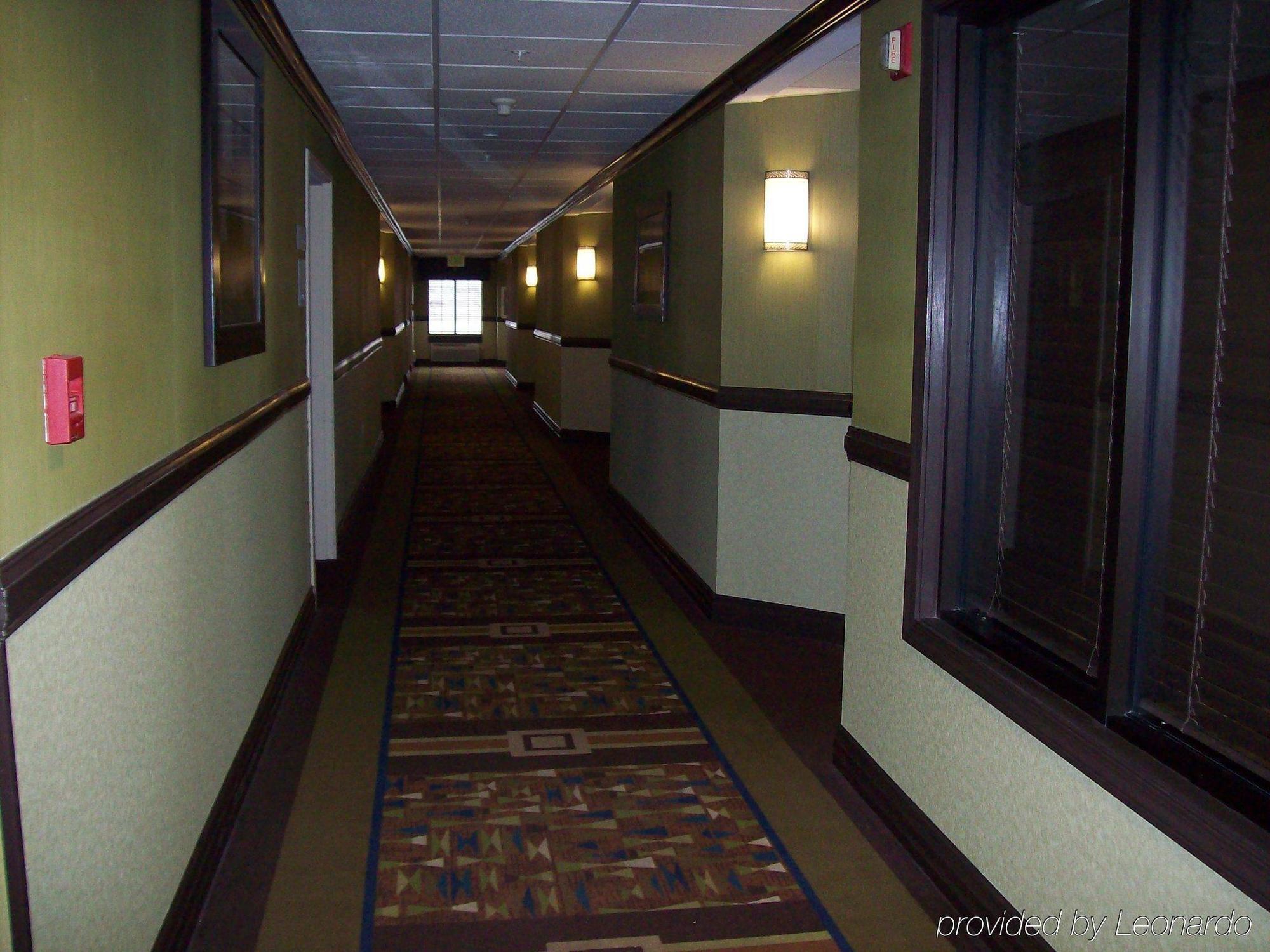 Holiday Inn Express Hotel & Suites Madison By Ihg Extérieur photo