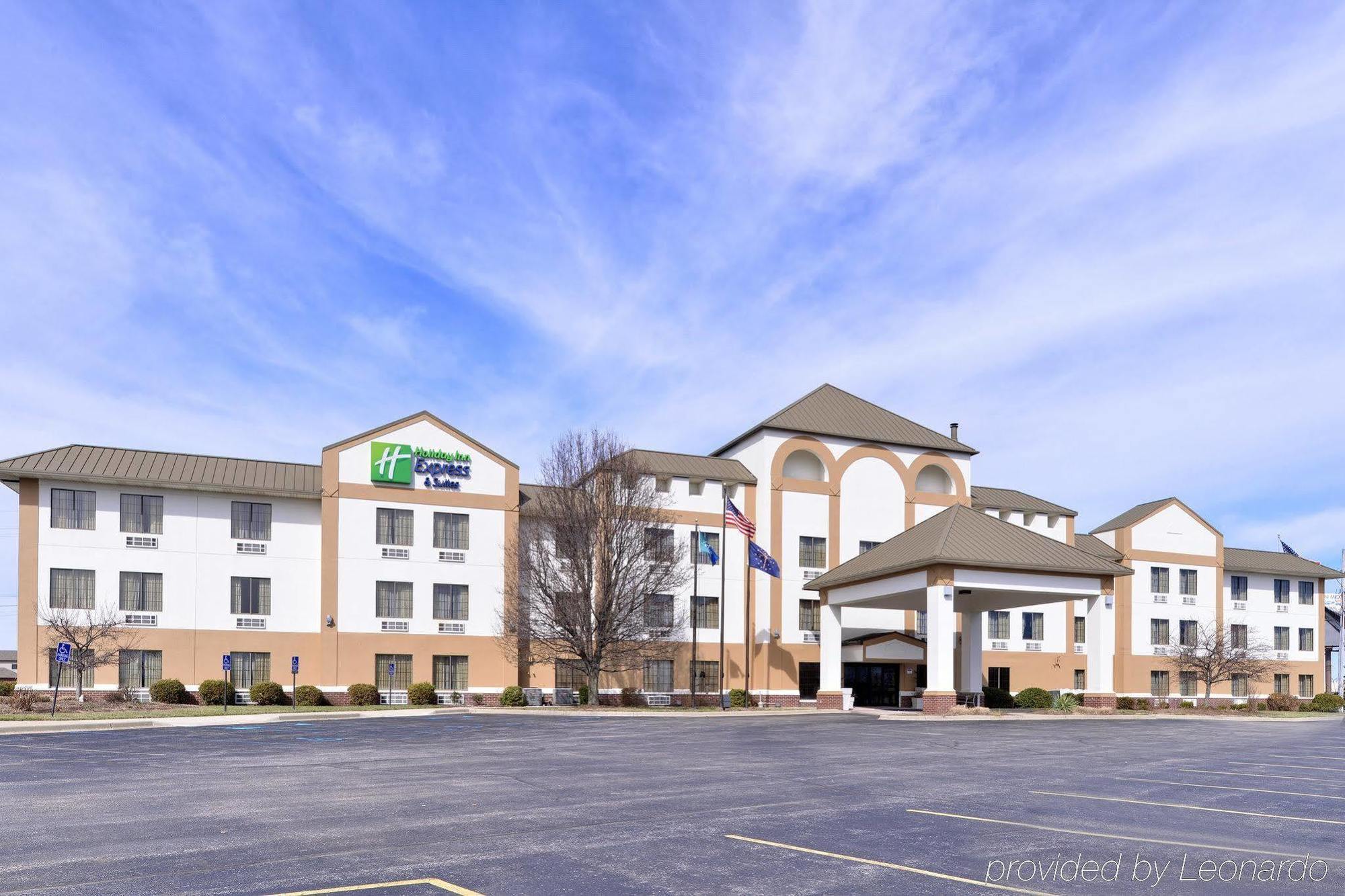 Holiday Inn Express Hotel & Suites Madison By Ihg Extérieur photo