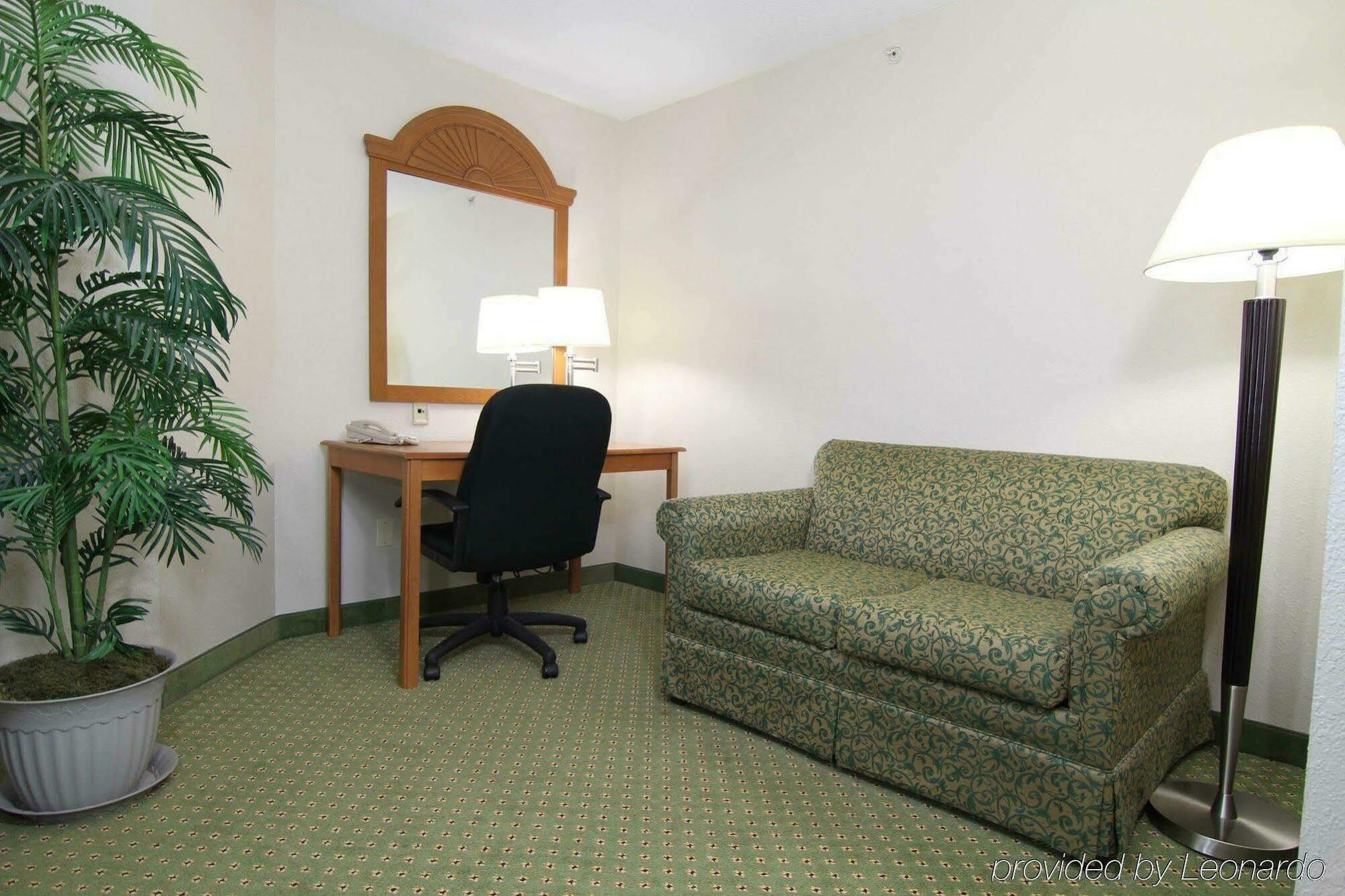 Holiday Inn Express Hotel & Suites Madison By Ihg Chambre photo